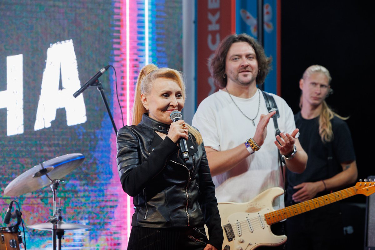 SalovAlexander's tweet photo. Ольга Кормухина в парке «Надежда» / Фестиваль «Пересменка: из лета в осень 3.0»
https://t.co/MgqRozUTiH https://t.co/yvpEQGrr7U
