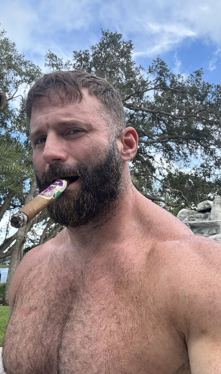 WatchAndWoo's tweet photo. Hot damn. https://t.co/izmDGQvivP
