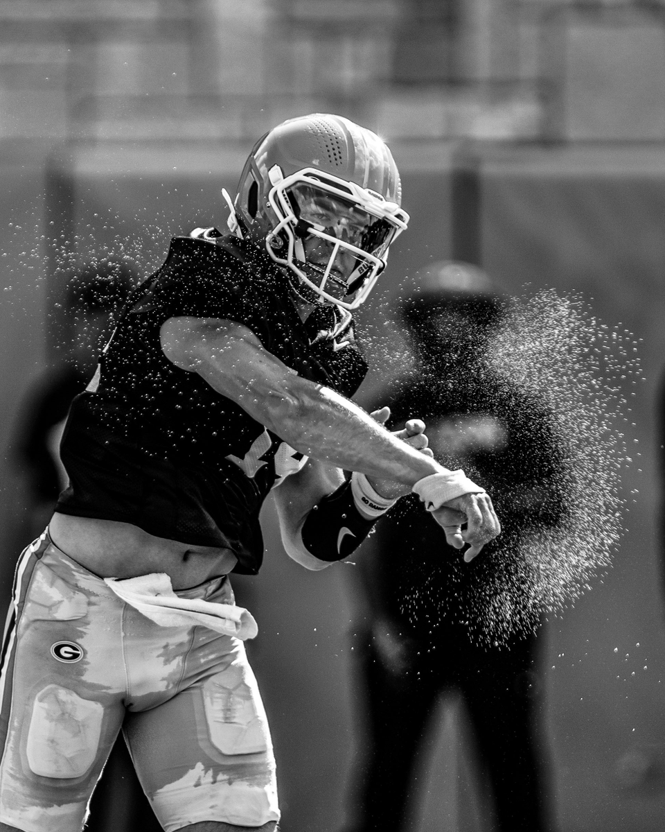 RadiNabulsi's tweet photo. Football in the South is different https://t.co/LjCPmPBcUb