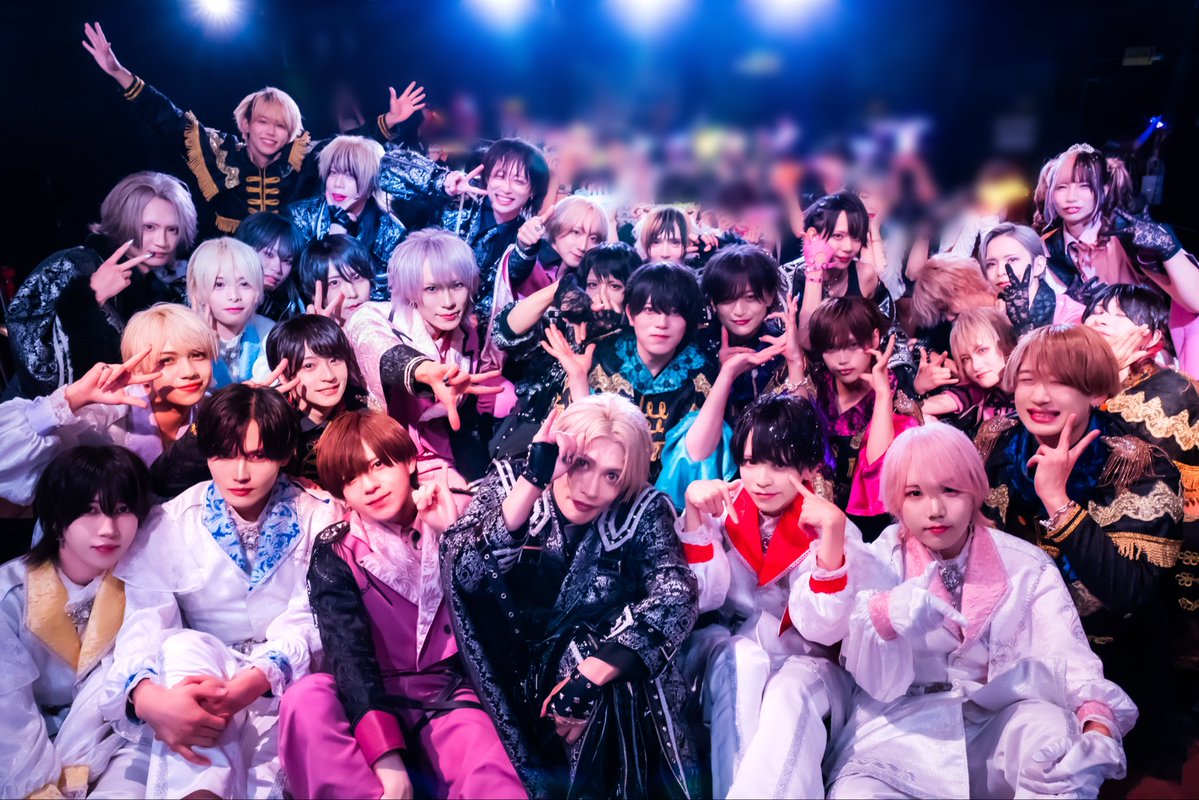 HeartBox_info's tweet photo. QUE PRODUCTION × ALIVE entertainment. https://t.co/RlHheLVhuZ
