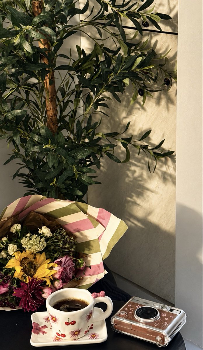 Reemo_X90's tweet photo. 🌻. https://t.co/c6uND7q3Gk