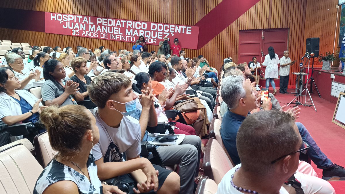 siempreconcuba's tweet photo. 🏥 El Hospital Pediátrico Juan Manuel Márquez le dijo GRACIAS a @openarms_fund en un acto cargado de emociones.

Insumos médicos, equipamiento y esperanza llegaron para seguir salvando vidas. La solidaridad no tiene fronteras. ❤️🚢

#OpenArms #Cuba #Gracias https://t.co/2dIjfO5FEw
