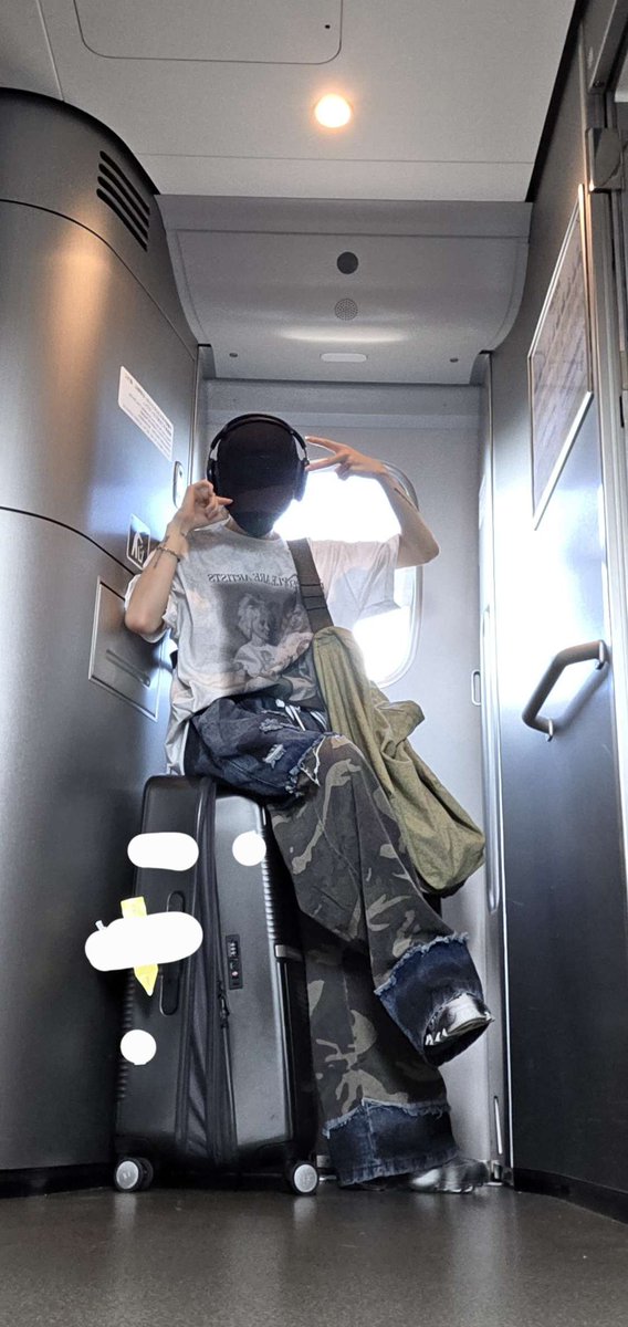 lsoavye's tweet photo. 오늘자 사장 인스스에서 입고 있는 바지 정보 아시��� 분ㅠ
ㄹㅇ 넘 느좋이여서 손민수하고 싶어요
.
.
.
#감제이_손민수 #싸이코드_손민수 #감제이 #싸이코드 https://t.co/gWhkBOEvzz