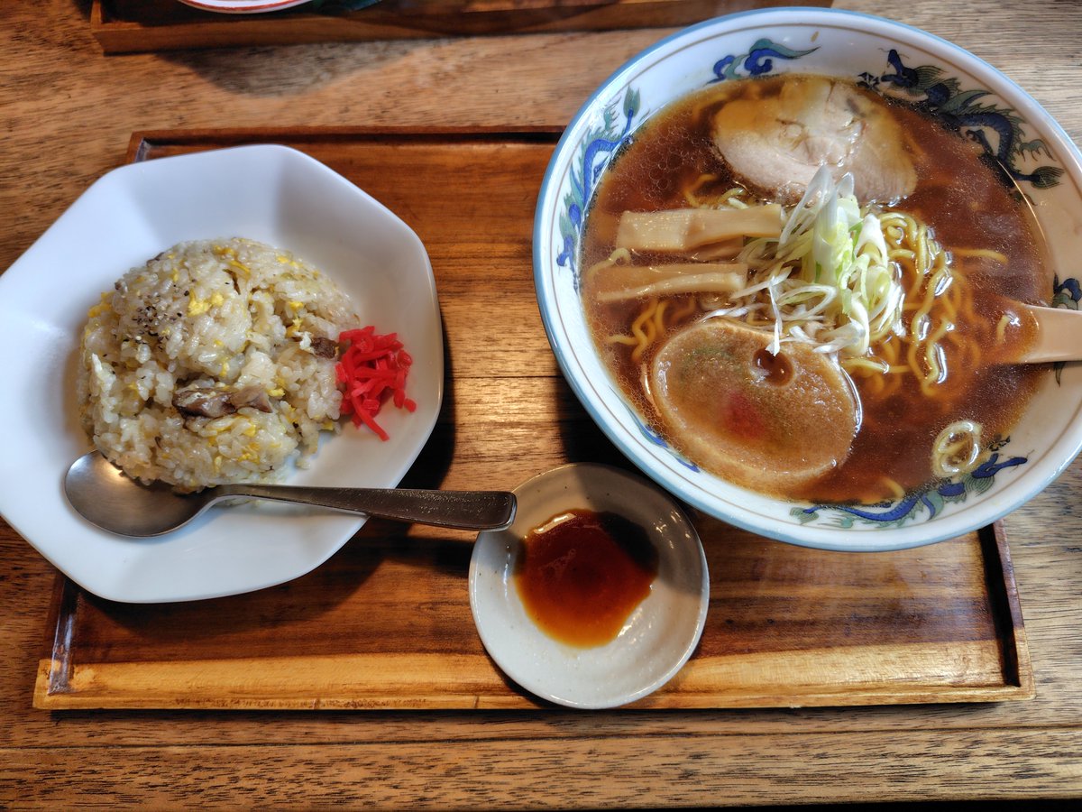 b_team1972's tweet photo. 美幌町『浅草軒本店』！昔から変わらぬおいしさ！ #北海道 #オホーツク #美幌町 #浅草軒 #ラーメン 今回は醤油に半チャーハン！ https://t.co/JL3vVitCAR