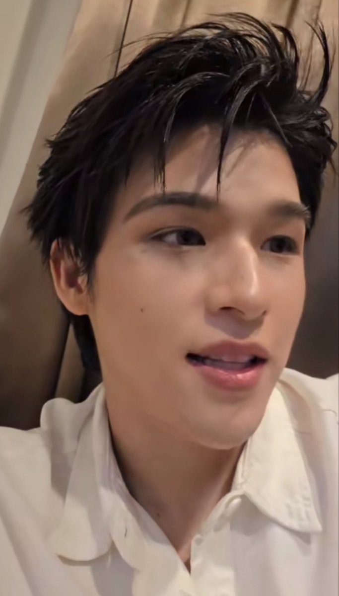mutexpnd's tweet photo. แว่บแรก เกือบหายใจติดขัด https://t.co/I8Its7yUsC