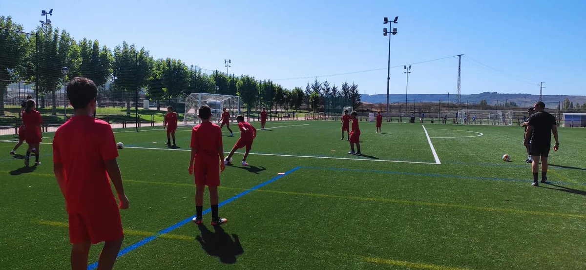 LogroUnitedBase's tweet photo. Nuestro 2ª INFANTIL ya está en marcha!! 🚂🚂🚂🚂🚂🚂 https://t.co/UsudQ4Yoeh