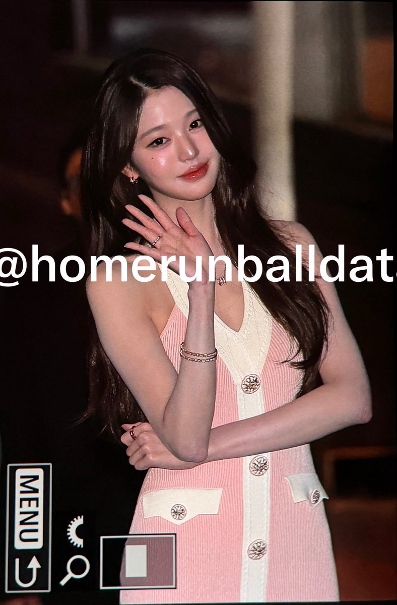 wonyaura's tweet photo. wonyoung looked so elegant and fabulous today https://t.co/GEwe62YNJF