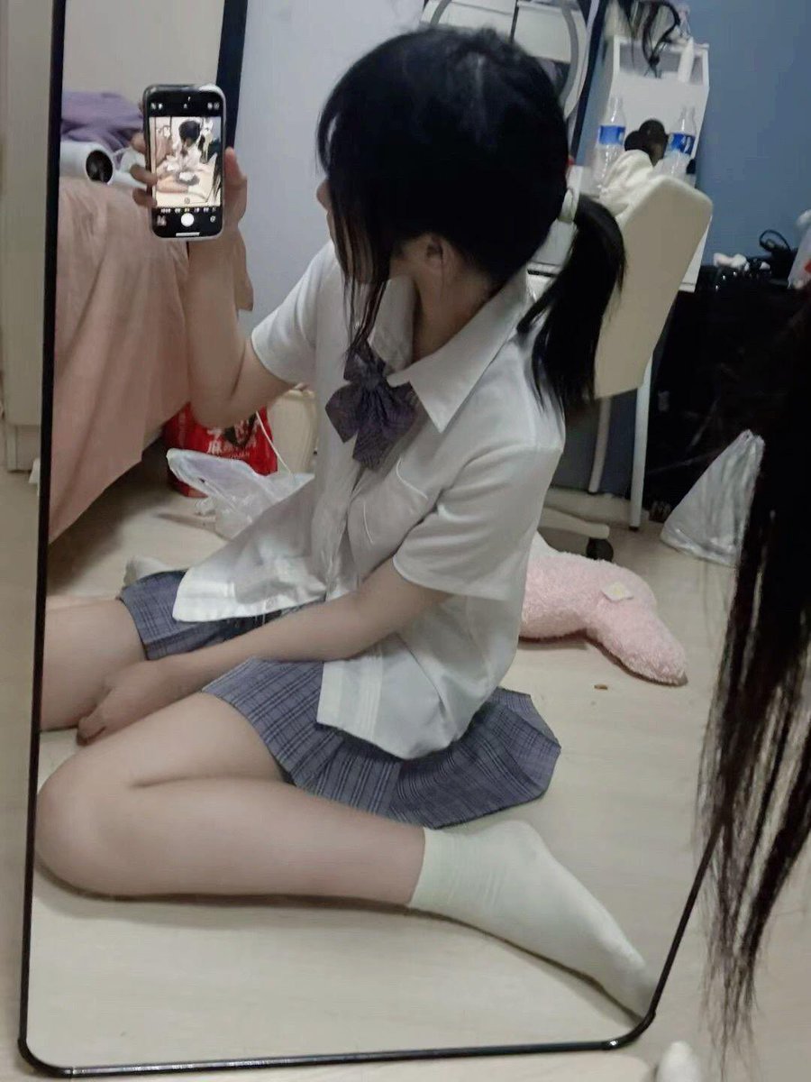 ox4bczo's tweet photo. 有人想锐评一下我自己16岁的福嘛   🫣                                                 

赶紧看，我要删了 .…… https://t.co/Ka9fP6dvOq