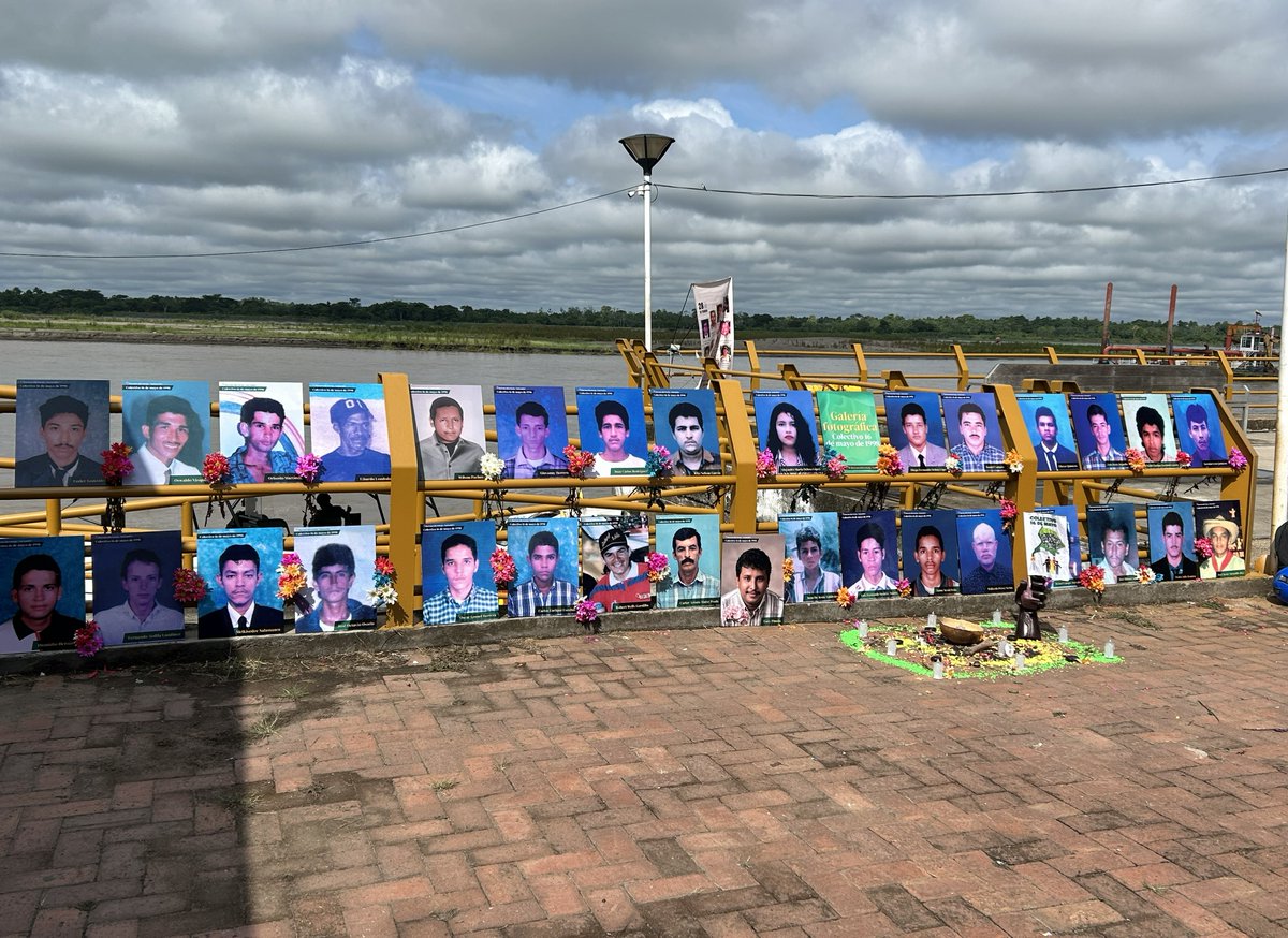 JEP_Colombia's tweet photo. #Atención La JEP imputa crímenes de guerra y de lesa humanidad a nueve antiguos integrantes del Ejército, a dos de la Policía y a un exfuncionario del área de seguridad de Ecopetrol, por la toma paramilitar de Barrancabermeja, en el marco del Subcaso Magdalena Medio del #Caso08. https://t.co/EqQ3VGS0sw
