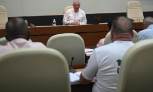 Granma_Digital's tweet photo. 💧💪| Bombear el agua, una tarea impostergable.

🗣️ Este martes en la tarde Miguel Díaz-Canel Bermúdez, convocó a directivos y expertos relacionados con el sector hidráulico y la generación eléctrica, para al aseguramiento de las fuentes de abasto de agua en La Habana. https://t.co/VwdmOwr3x3