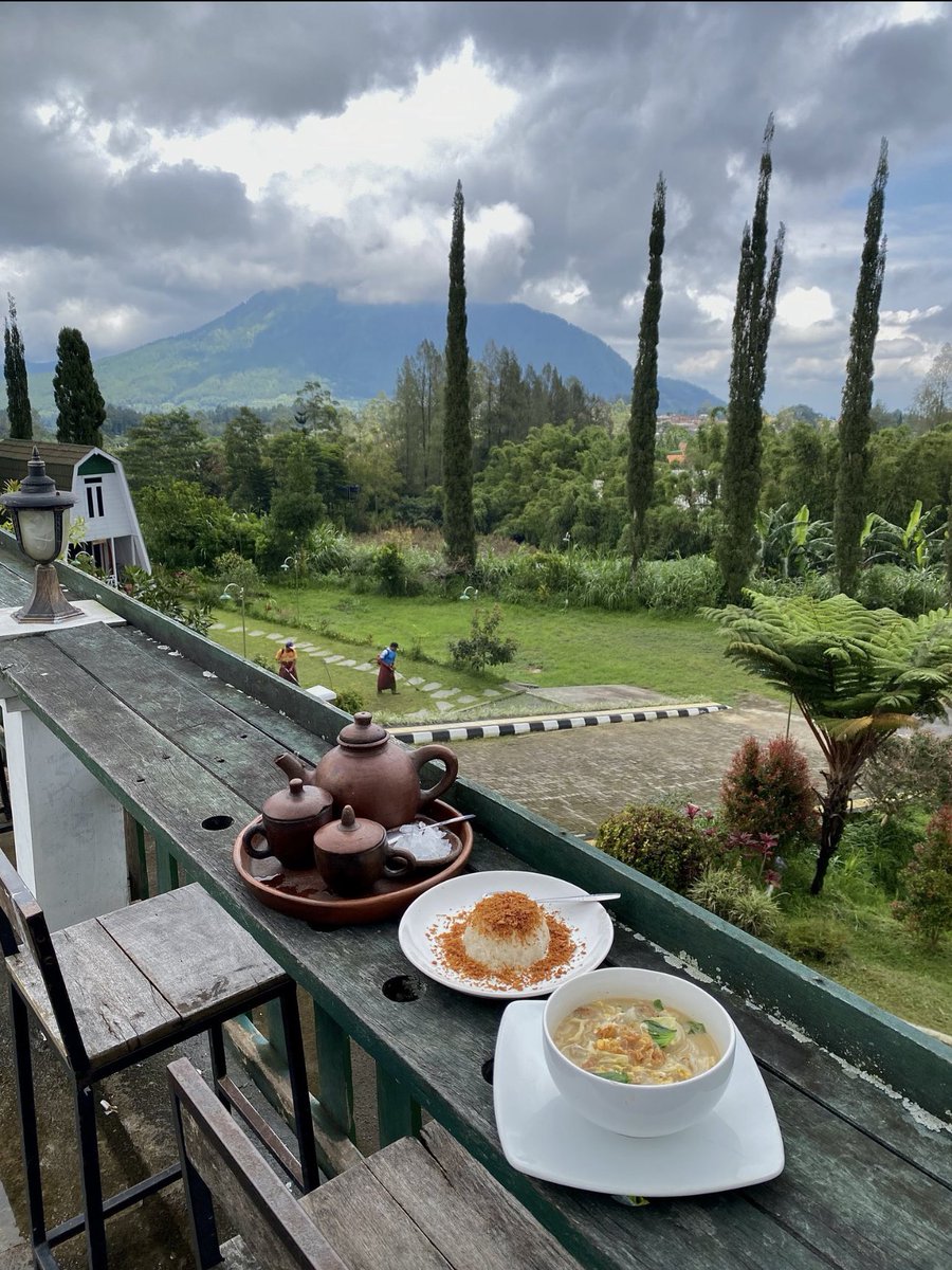 yearendsale_'s tweet photo. 📍Omah Kembang Merbabu

ini aku ke restonya aja tanpa nginep, harga makanan &amp; minumannya juga masih terjangkau. https://t.co/IlBRkvyTdf