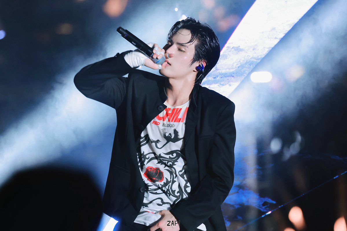 622zap's tweet photo. 260902 버스킹

#황성빈 #HWANGSEONGBIN
#82MAJOR #82메이저 #에이티투메이저 https://t.co/LbX3X8N76K