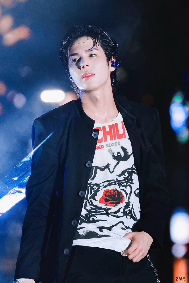 622zap's tweet photo. 260902 버스킹

#황성빈 #HWANGSEONGBIN
#82MAJOR #82메이저 #에이티투메이저 https://t.co/LbX3X8N76K