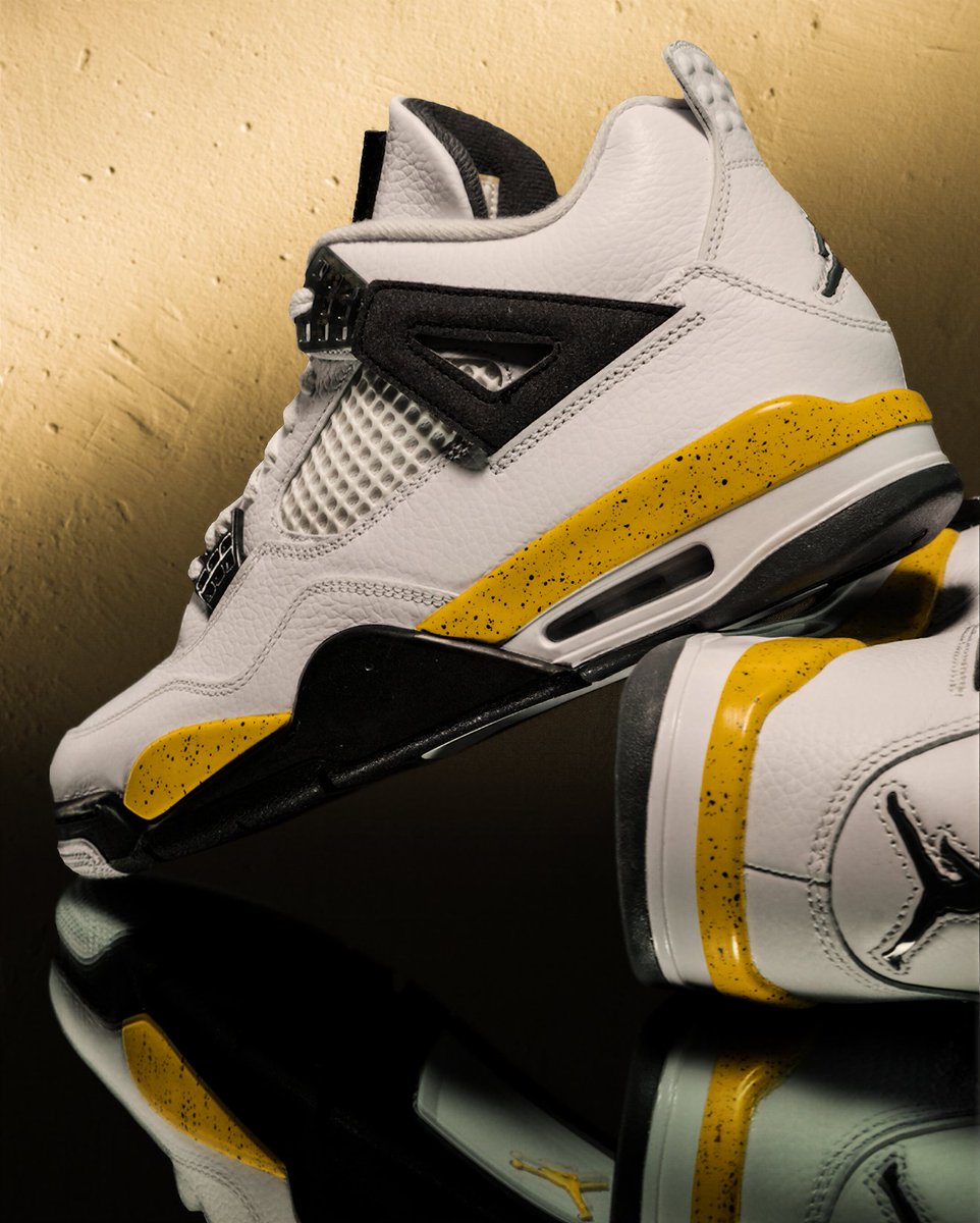 footlocker's tweet photo. "Rare Air” returns for its first-ever retro, 20 years after its 2006 release. 

Available 9/05 at Foot Locker. https://t.co/WerfYQPBmR