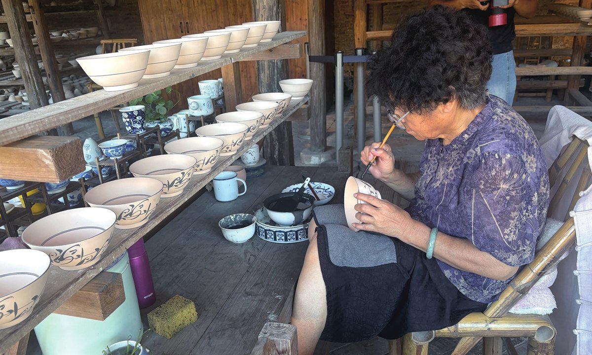 globaltimesnews's tweet photo. What happens after a porcelain city makes the #UNESCO list? In #Jingdezhen, #AI is helping sort ancient ceramic fragments, artisans are keeping centuries-old techniques alive, and researchers are trying to bring the Chinese term “#ciqi” into global ceramic studies.
https://t.co/n27XnjyWQ9