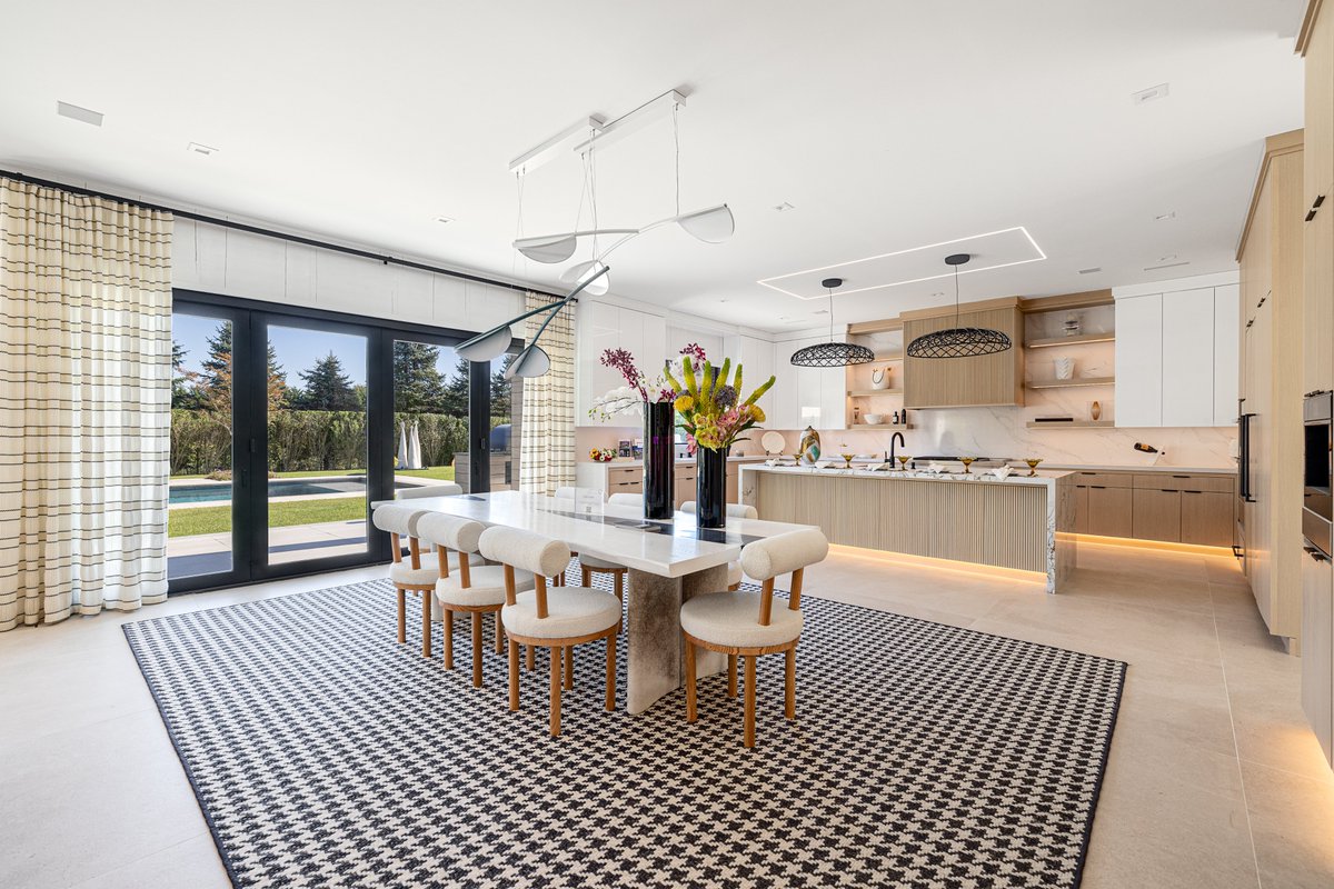 Lifestyle_PG's tweet photo. Modern living with that unmistakable Hamptons state of mind.

#LPG #lifestyleproductiongroup #bridgehampton #hamptons #hamptonsrealestate https://t.co/wq1Q3NZFmV