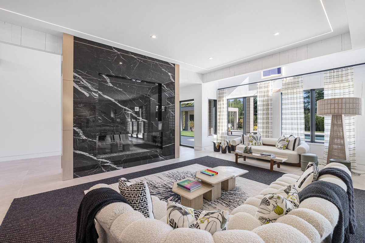 Lifestyle_PG's tweet photo. Modern living with that unmistakable Hamptons state of mind.

#LPG #lifestyleproductiongroup #bridgehampton #hamptons #hamptonsrealestate https://t.co/wq1Q3NZFmV