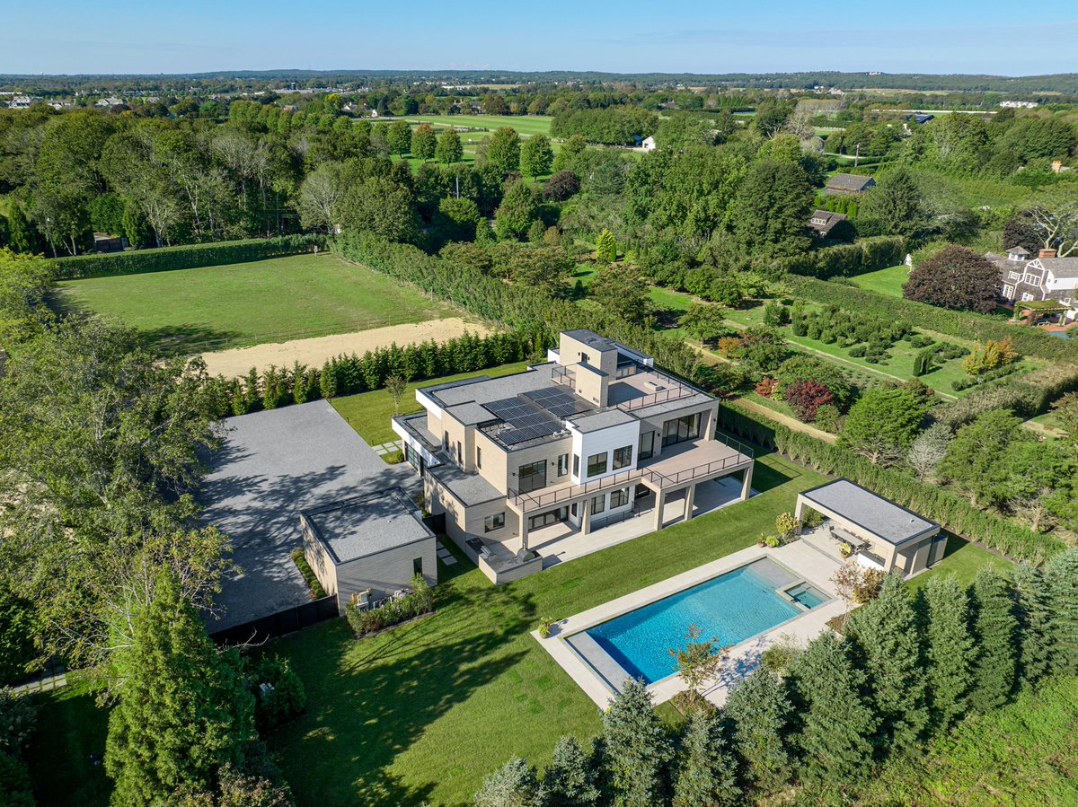 Lifestyle_PG's tweet photo. Modern living with that unmistakable Hamptons state of mind.

#LPG #lifestyleproductiongroup #bridgehampton #hamptons #hamptonsrealestate https://t.co/wq1Q3NZFmV