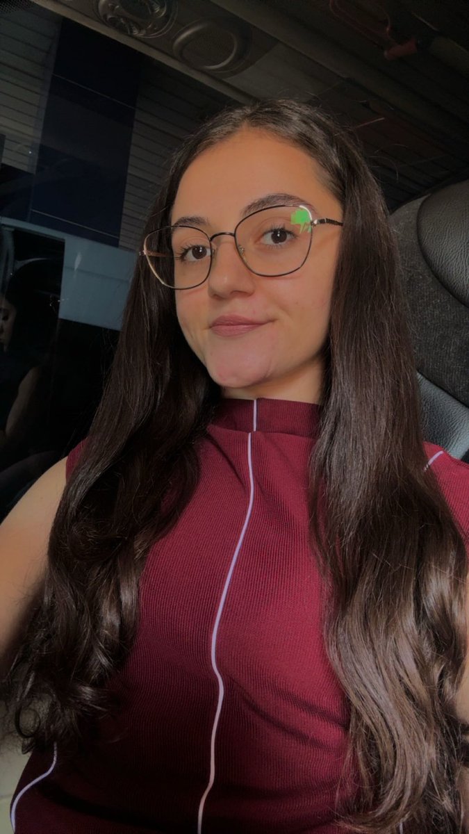 lauraaa25_'s tweet photo. "Ay’ı sevenleri bulun çünkü onlar dolu olmadığınızda bile sevmeyi bilirler" https://t.co/6sqR0uKXP1