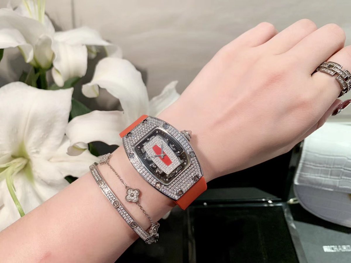 gracetsaii's tweet photo. @sthngntlman @Rolexclocks Yes, they are even more expensive than Patek Philippes. This was my first Richard Mille watch—I got it many years ago. https://t.co/UkENiHhrW7