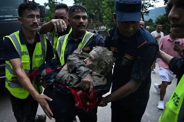 sunilsunuwarmuk's tweet photo. 🙏 HELP US REBUILD 🙏

We are raising support for people affected by disaster and those in urgent need.

❤️ Your kindness can help provide hope and support.

🔗 Donate securely via PayPal:
"https://t.co/sbAawncJJs"

Please donate and share this message with others.

Thank you https://t.co/r2DotscTaQ
