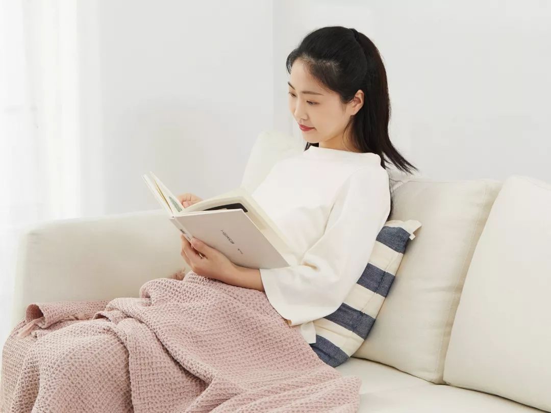 nithyal37905961's tweet photo. Just curled up on the couch with warm tea and my favorite show—weekend vibes don’t get better than this! https://t.co/9A6XP0DdeB