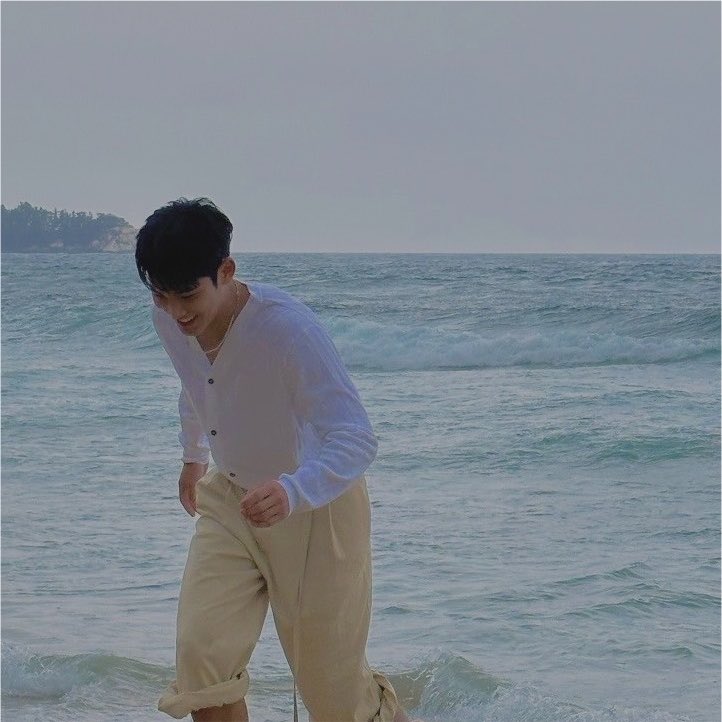 sheliloquies's tweet photo. we can’t fever-dream our way out of this

→ gyuhan au
→ 5.8k words | rated T, sfw | written in bahasa indonesia
[tags: kindergarten teacher!yjh, child guardian!kmg, fluff and comfort, sick fic kinda, domestic fluff]
🔗 https://t.co/zBe2w4b9qi https://t.co/vr4cIXIIUy