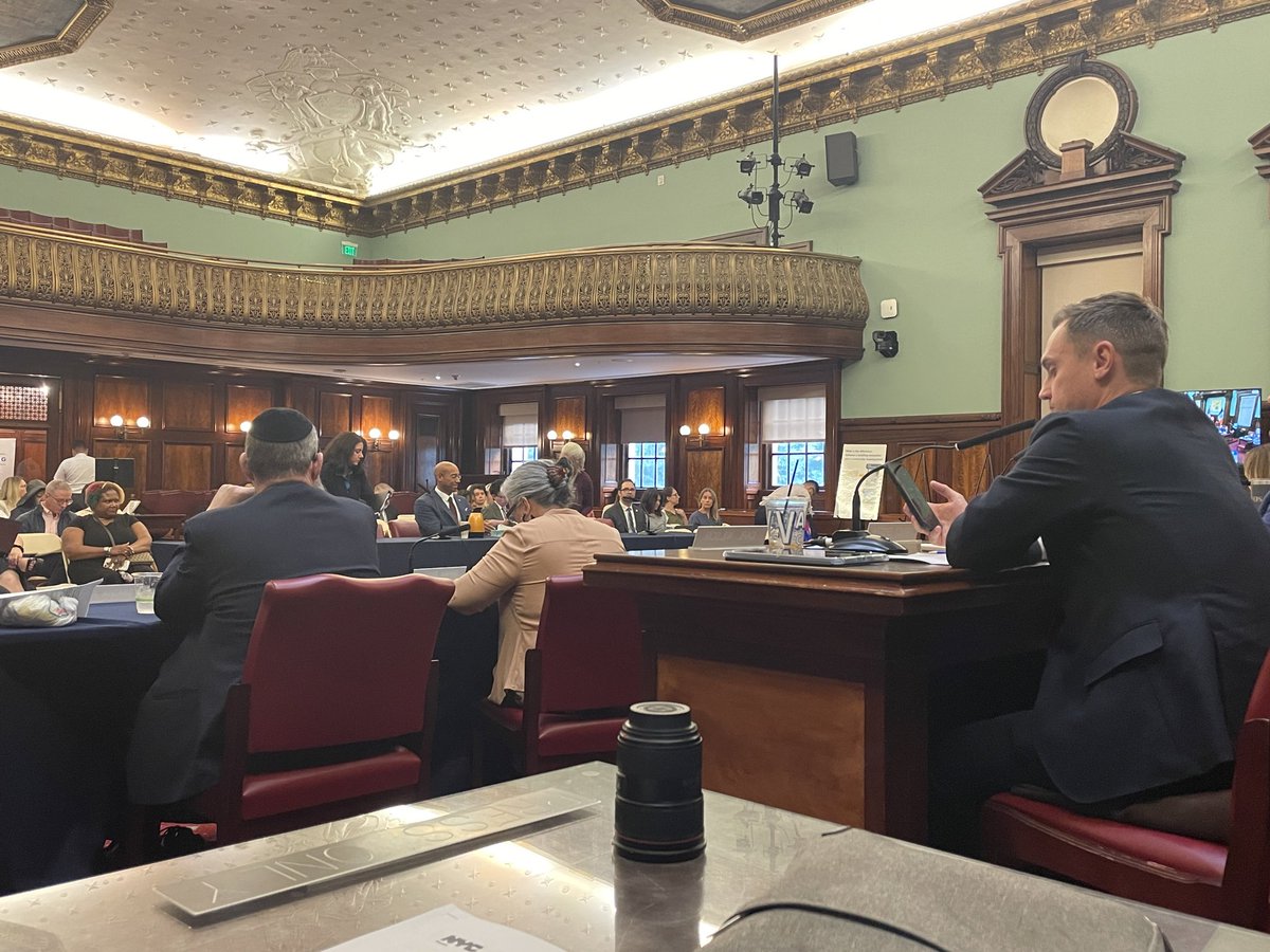 shenal_reports's tweet photo. Health Commish testifying right now at today’s oversight hearing on the Legionnaire’s disease outbreak this summer https://t.co/euR2UgT3gM