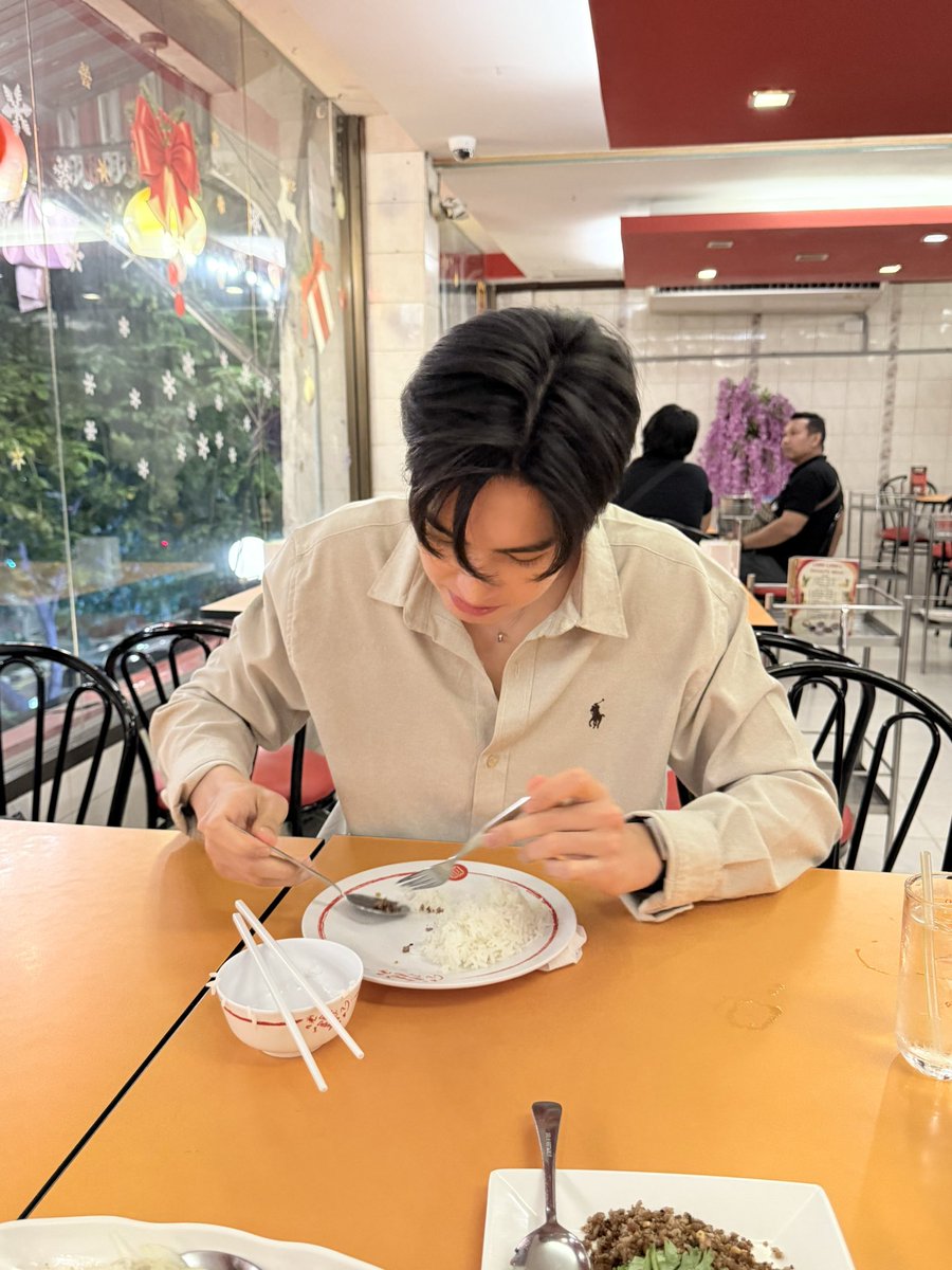 PKrittanun's tweet photo. ทำงานเสร็จต้อง กิน !!!!!! https://t.co/w2KGJw5LEw