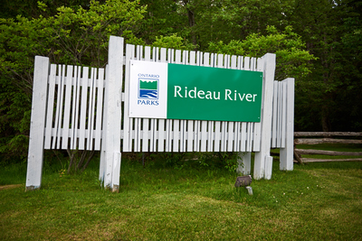 RideauRiverPP's tweet photo. Now that the season is quieting down we've got some new hours for you🕘

Sunday - Thursday we're open from 8:45 - 4:00
Fridays we're open from 8:45 - 8:30 https://t.co/zrgHAiHZhB