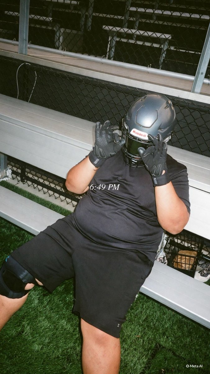 Jordanhoefen's tweet photo. #flics #football #highschool #classof29
#nosetackle #dtackle https://t.co/ARYwKOrOeD
