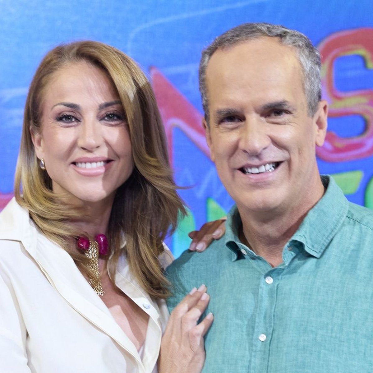eonyoshi's tweet photo. 'De lunes a viernes' (60) supera a 'La familia de la tele' (44) en días de emisión #datosDLAV https://t.co/WOApz9khI6