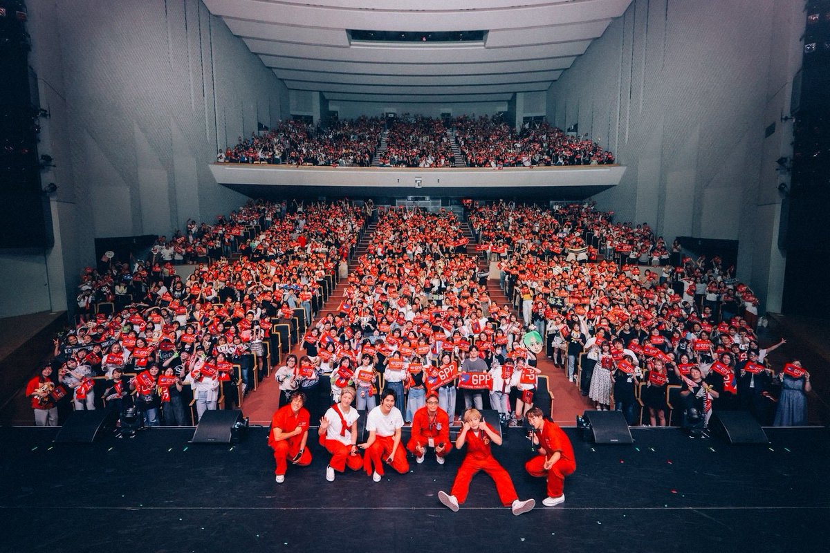 Nakatsuka_staff's tweet photo. GENERATIONS PARALLEL POST 2026 青森公演
ご来場いただきました皆さま、ありがとうございました📦✨

青森の皆さん、最高の景色をありがとうございました🍎
皆さんと一緒に作るGPP、最高です🔥

後半戦もまだまだ駆け抜けます📮🏃

#GENERATIONS #中務裕太
#GENE_GPP #GPP
#LDHPERFECTYEAR2026 https://t.co/HrKG5PetQ4