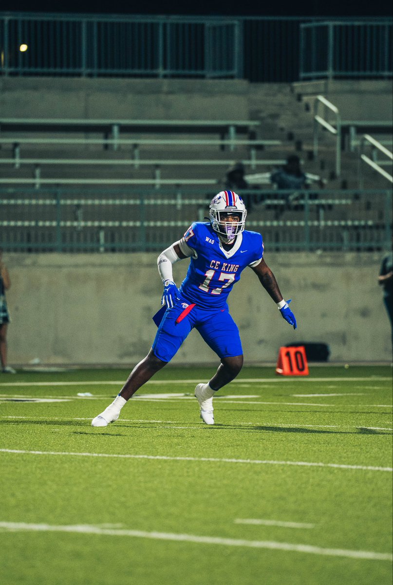 QuintonThomas11's tweet photo. That QB sack was a huge confidence booster! Just a glimpse of what I’m capable of. I’m just getting started. #Back2Work #KeepImproving #NoHandouts @CoachBap @coachsteveirvin @CoachBParker17 @CoachXBrown @CoachYzaguirre @_CoachOlson https://t.co/YBv8CPAElm