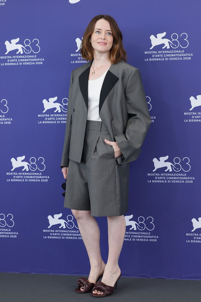 Fashion_Critic_'s tweet photo. Maggie Gyllenhaal and Claire Foy open Venice with tailoring

https://t.co/XTMNXthDwH https://t.co/eFyJx5EG9P