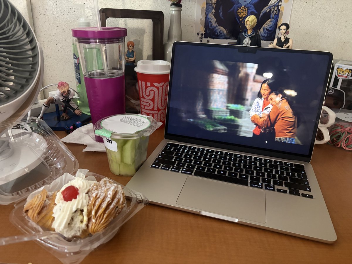 nikkisphere's tweet photo. #thisiscollege https://t.co/YGWPpYzP1m