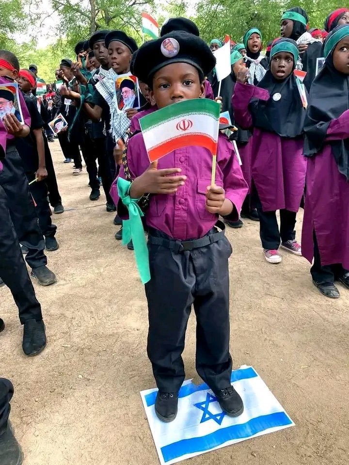 Sumeriannwarior's tweet photo. The Islamic Republic has imported millions of Shia militants and their families into Iran!

The regime believes these foreigners would be able to start an insurgency against the government of HRH Reza Shah after the fall the Islamic Republic.

Dear Iranians, deport them and protect your country!

Javid Shah!
Payande Iran!