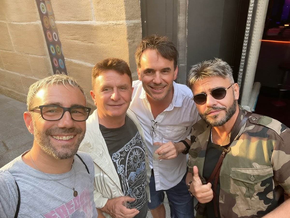 PierreBozzone's tweet photo. Débriefing avec potes https://t.co/ztzDk2z3KP