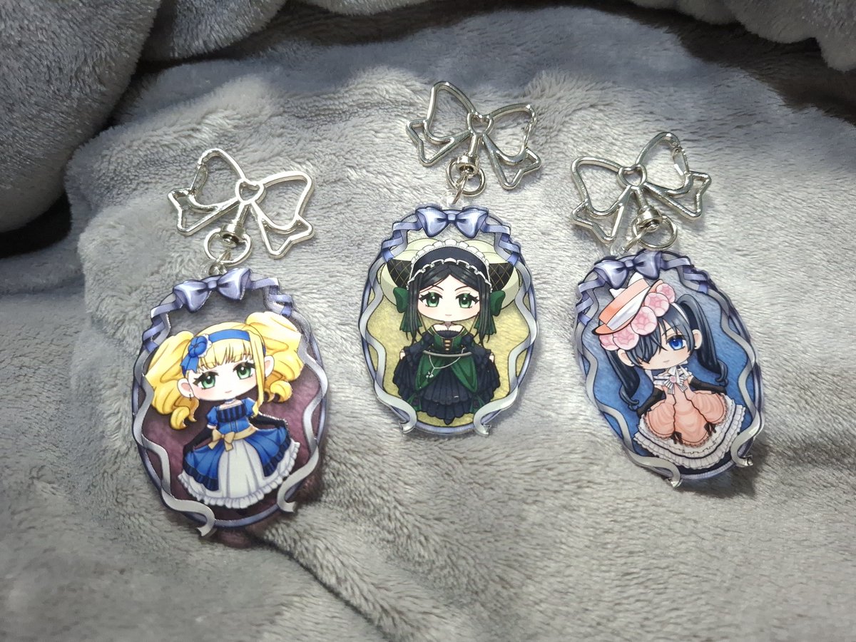 stefyoi98's tweet photo. -📸 keychain non epoxy #CF23 #kuroshitsuji #blackbutler https://t.co/D48pKIPlL3