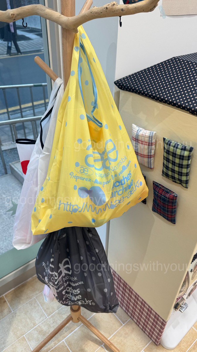 goodthingswyouu's tweet photo. AEAE daily market bag
มีสีใหม่ออกมา เป็นน้องสีม่วง 💜

♡ แบบ random ได้กาชาปอง 189 บาท
♡ ค่าส่งเหมา 50 บาท

รอบนี้ขอรับเป็นแบบสุ่มเท่านั้นน้า 
ราคาปรับขึ้นเพราะแบรนด์ปรับขึ้นมาเพิ่มค่ะ 🥺🥺 https://t.co/KwVSgBJsaS