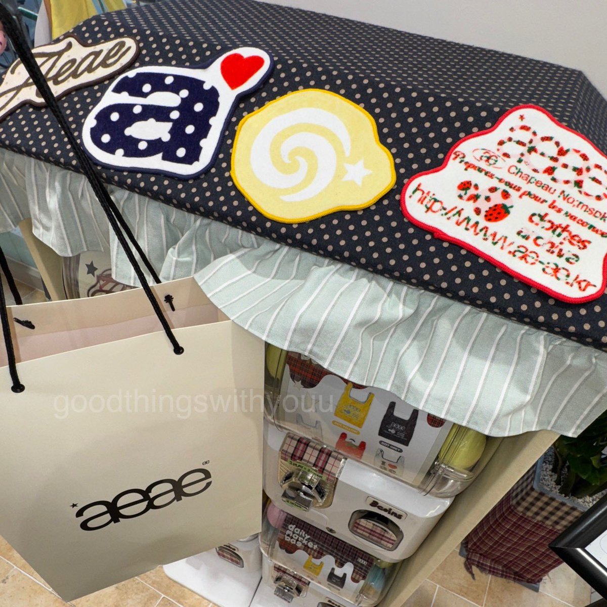 goodthingswyouu's tweet photo. AEAE daily market bag
มีสีใหม่ออกมา เป็นน้องสีม่วง 💜

♡ แบบ random ได้กาชาปอง 189 บาท
♡ ค่าส่งเหมา 50 บาท

รอบนี้ขอรับเป็นแบบสุ่มเท่านั้นน้า 
ราคาปรับขึ้นเพราะแบรนด์ปรับขึ้นมาเพิ่มค่ะ 🥺🥺 https://t.co/KwVSgBJsaS