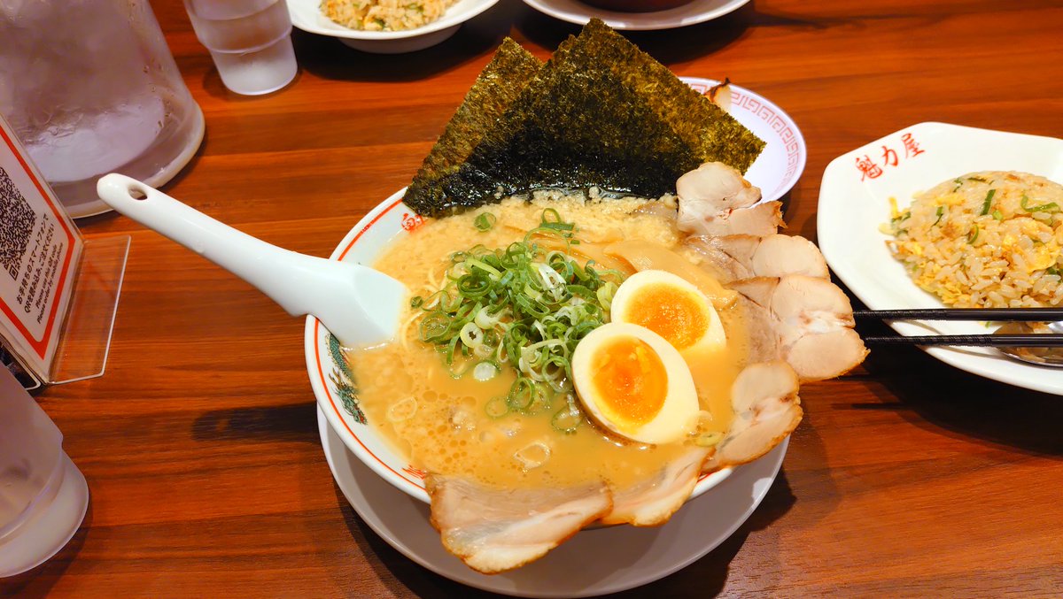 sosuke0624's tweet photo. 魁力屋 大船店
コク旨全部のせラーメン 1,298円

コク旨うまいけど
普通のほうが好きかな https://t.co/VL5x8SERhe