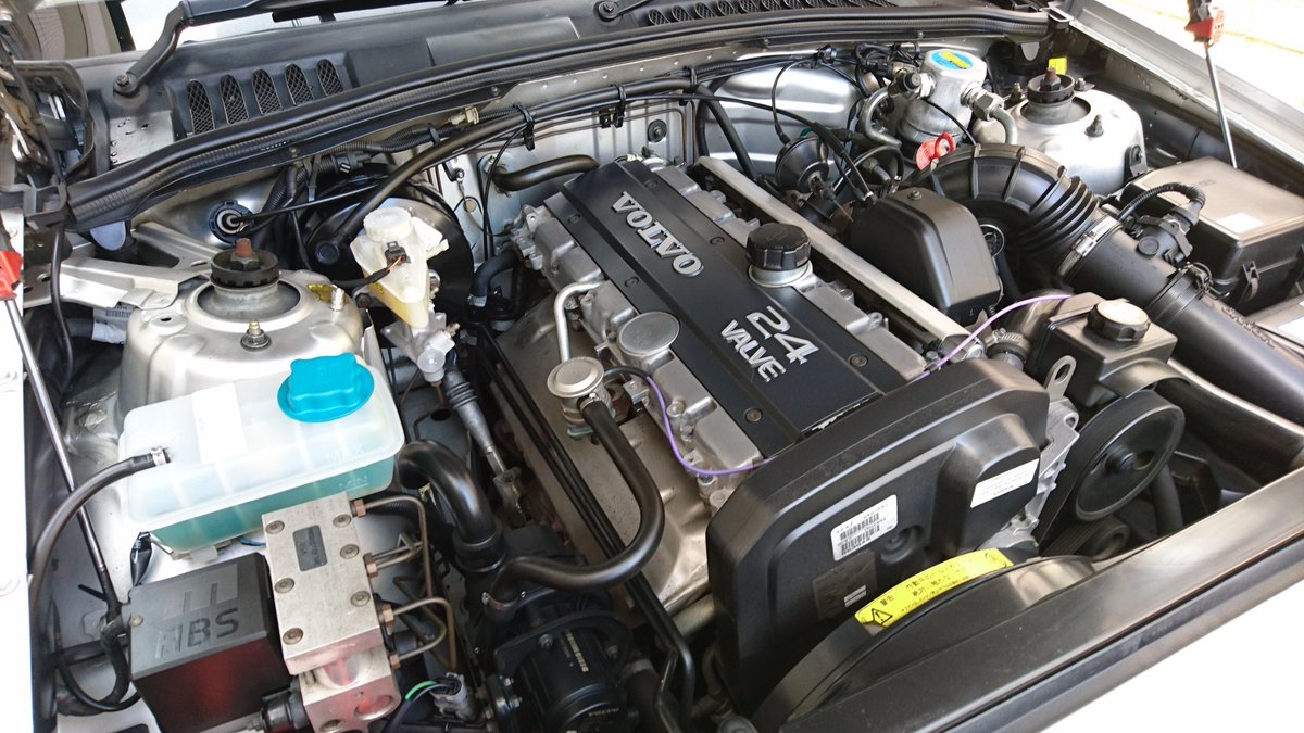 katamitirunner's tweet photo. 今週末親父が愛車のボルボS90のECUチューニングをしてくるらしい。

NAツインカム3000ccの204psから240psくらいになるらしいがどのくらい変化あるかね〜 https://t.co/efYzuT0dFm