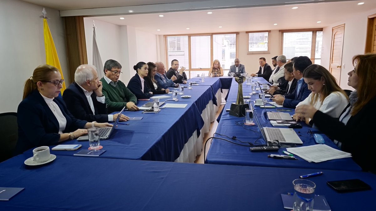 ConfecoopCol's tweet photo. #Atención
Superintendente de la Economía Solidaria , Karen Hernández Blanquicett, se reúne a esta hora con la Junta, Directiva de Confecoop, mesa directiva, directores regionales y organismos económicos #CONFECOOP #Coop @supersolidaria_ https://t.co/bHBj9q1kKV