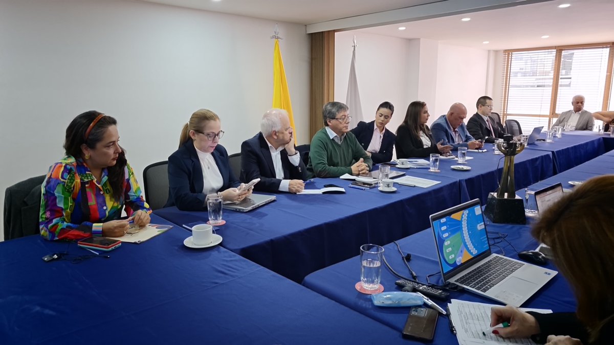 ConfecoopCol's tweet photo. #Atención
Superintendente de la Economía Solidaria , Karen Hernández Blanquicett, se reúne a esta hora con la Junta, Directiva de Confecoop, mesa directiva, directores regionales y organismos económicos #CONFECOOP #Coop @supersolidaria_ https://t.co/bHBj9q1kKV