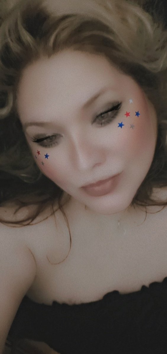 SassyDem's tweet photo. #MagaIsForMorons
Are you blind as well as brainwashed? Do I look like a "he"? You're why ppl put pronouns in their bios! π€£ If I was "hiding" my political affiliation I wouldn't be bullhorning it in my bio/handle. No need to point out what I already did dummy πππΌππ€‘ @PKSactor99 https://t.co/hATXK4cVHq