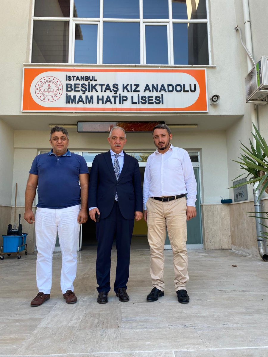 BesiktasMEM's tweet photo. İlçe Millî Eğitim Müdürümüz Sedat Işık, Beşiktaş Kız Anadolu İmam Hatip Lisesini ziyaret etti. 

@tcmeb @Yusuf__Tekin 
@istanbulilmem @MucahitYentur 
@sedat_iskk https://t.co/HcgCJN6qUB