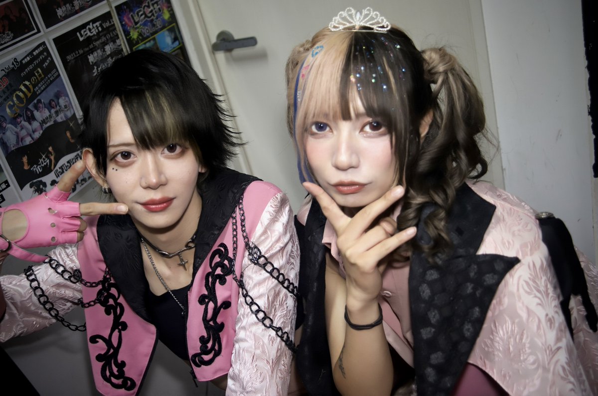 ari_feeque's tweet photo. FEEQUE加入して1年

渋谷aubeで加入した日のことはずっと覚えてます、あの日の不安は今は希望に変わってます
これからFEEQUEとして色んな事をしていく上で大切な経験です

9/10 また進化した僕らを見てください https://t.co/xTTi9V7wqt