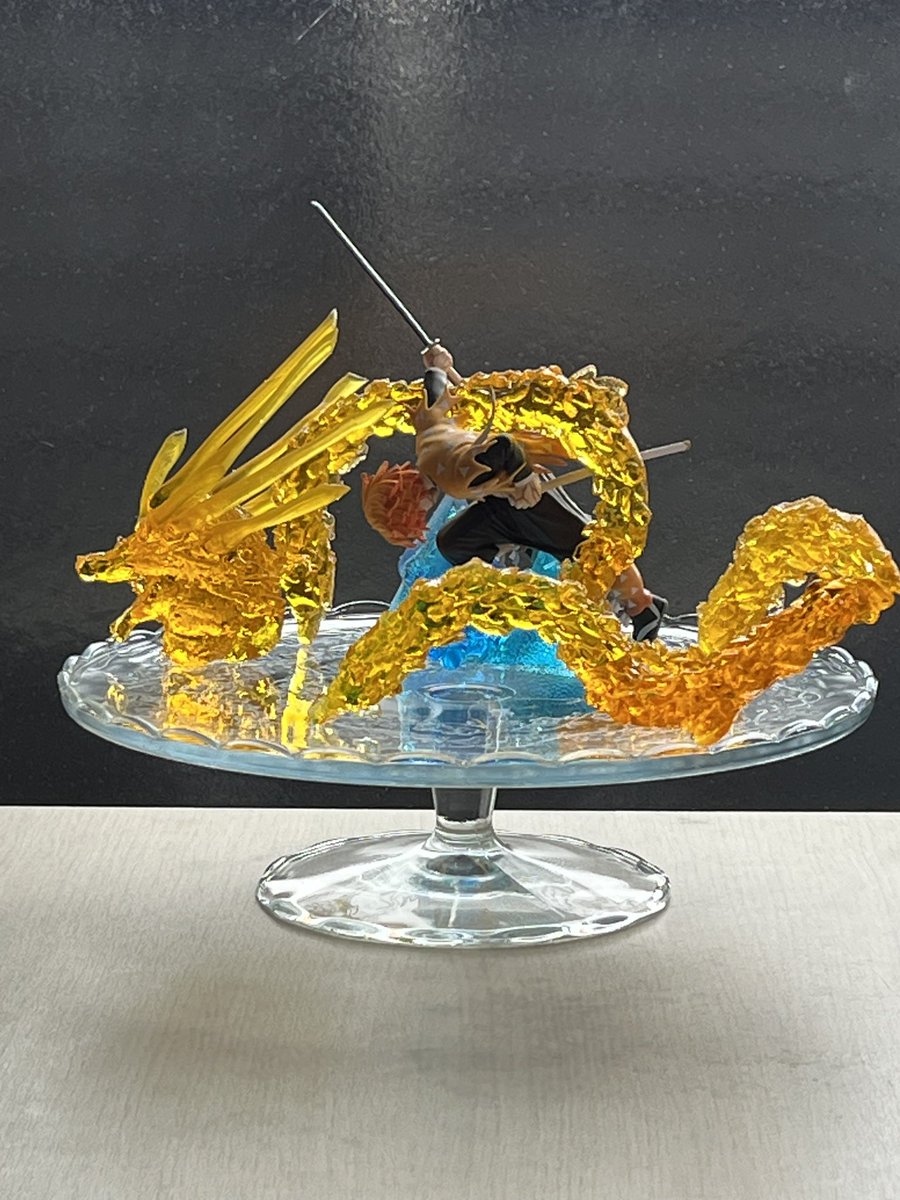 Zg5ihKdBZoNw10r's tweet photo. 善逸生誕祭に雷の呼吸　漆ノ型　火雷神⚡️🐉のエフェクトを飴細工で表現して作りました✨ハッピーバースデー善逸！⚡️ #我妻善逸生誕祭2026 #我妻善逸生誕祭　#雷の呼吸漆ノ型炎雷神　#飴細工 https://t.co/8Tnf9keb64