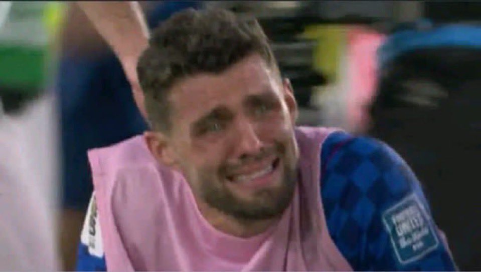kingyoungwizzy's tweet photo. Wijnaldum in 2026😭

Enzo Fernandez see what you’ve done to my club 
I’ll never forgive you https://t.co/cCbwHG1cqZ